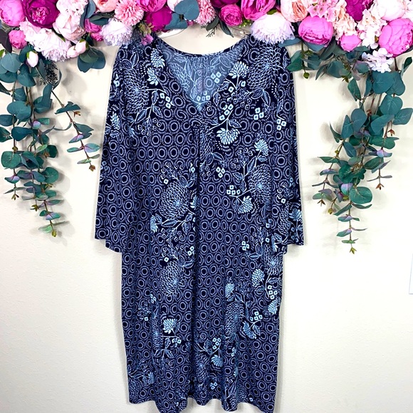 •secret treasures• {b & w} 3/4 Sleeved V-neck Slinky Boho Dahlia Printed Dress - Picture 1 of 13